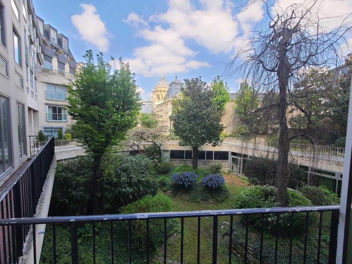 Apartment Centre - St Michel Paris
